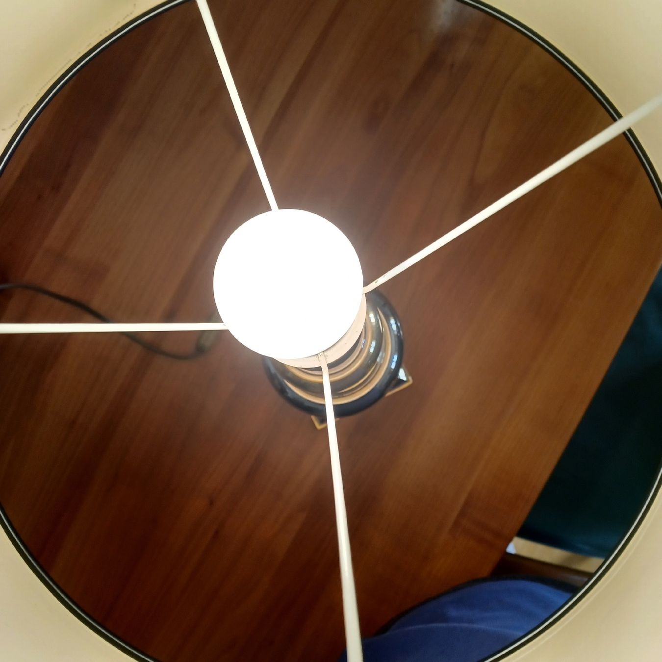 Lampade: Tischlampe mit Metallfuss – Usato da Waldkirch venduto da Fantasia-101 4