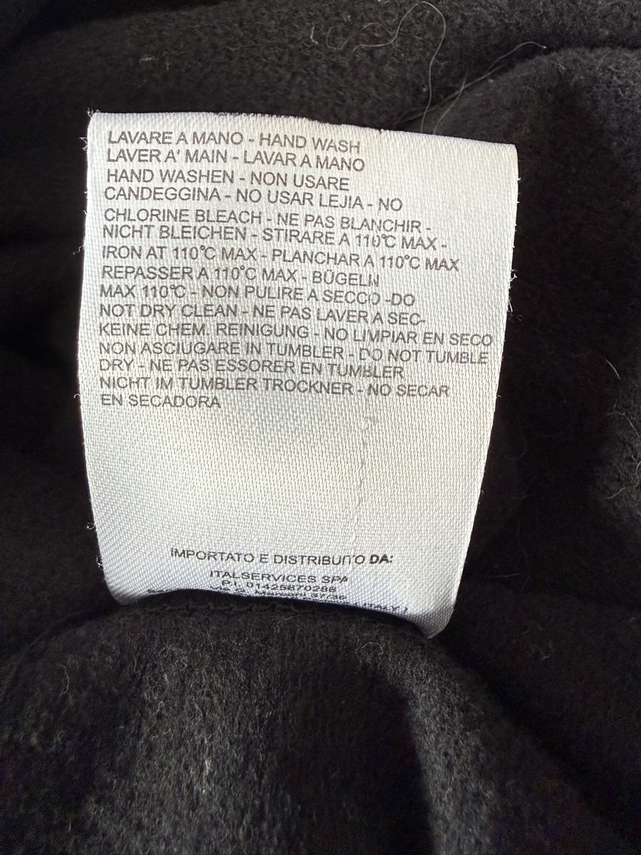 T-shirt: MET-Designer-Shirt mit Kapuze – Usato da Adligenswil venduto da Esthee 4