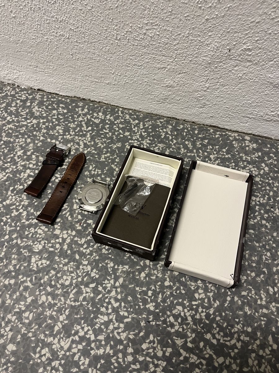 Daniel Wellington Orologi: Daniel Wellington Uhr Ersatzteile Set – Usato da Zürich venduto da bretxo