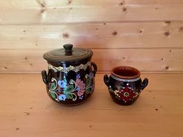Ensemble de 3 pots en bois et 2 pots en céramique décorés