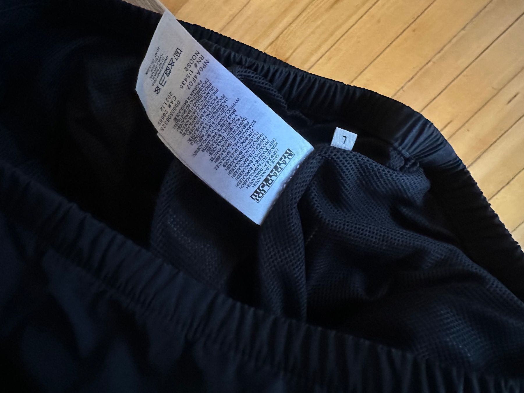 Napapijri Giacche: napapijri Windjacke schwarz, Grösse L – Usato da Pfäffikon SZ venduto da geronimo37 1