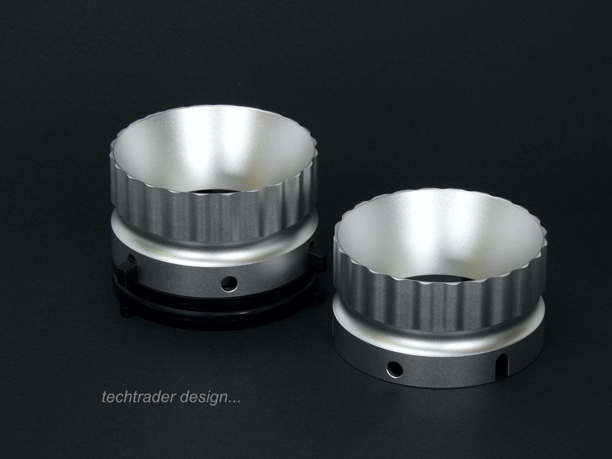 Apparecchi a nastro: 1 Paar neue NAB Adapter mit Design Kelch silber... – Nuovo (secondo la descrizione) da Lohn-Ammannsegg venduto da Techtrading-GmbH 2