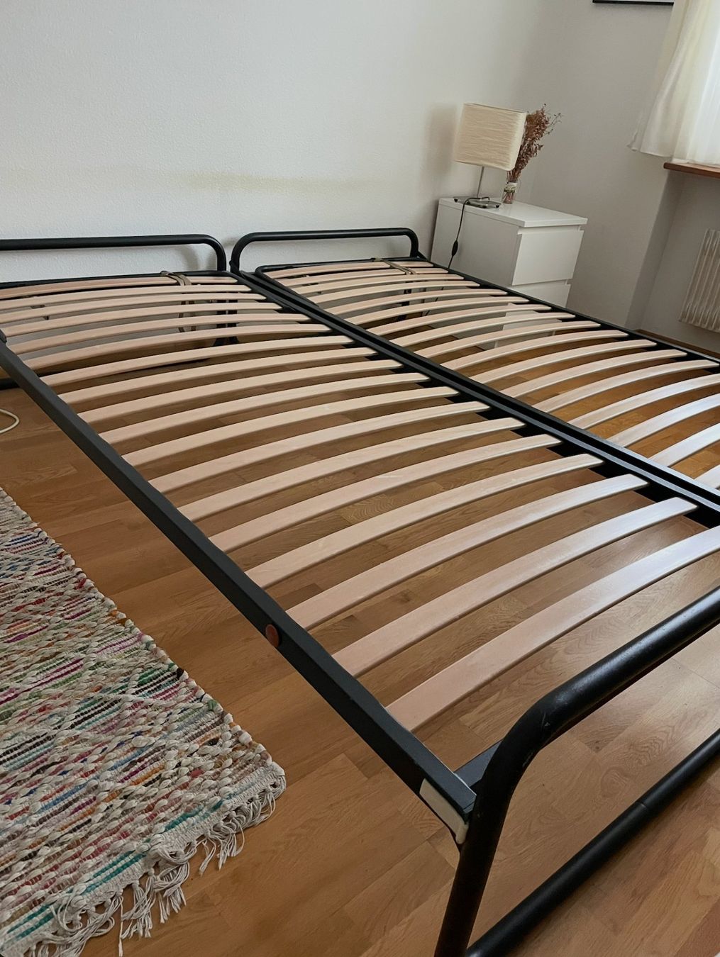 Ikea Letti: Double bed frame with IKEA HÖVÅG mattress – Usato da Zürich venduto da carlaferico 1