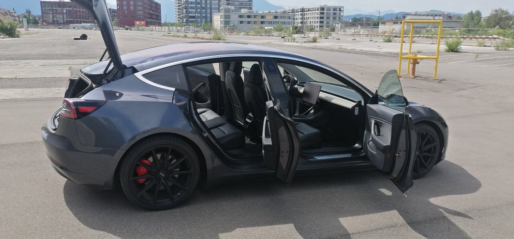 Tesla Autos: Tesla Model 3 Performance - FSD, zweifach bereift, Extras – Gebraucht aus Cham von SULZER01 6