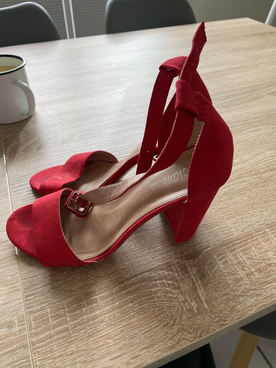 Chaussures femmes: Pumps – D'occasion à Diegten par kip_wg9z 2