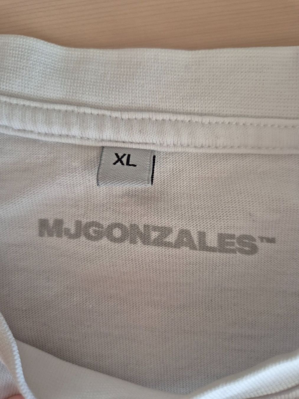 T-shirt: MJ Gonzales oversized Shirt – Usato da Trogen venduto da Monk3yWear 2
