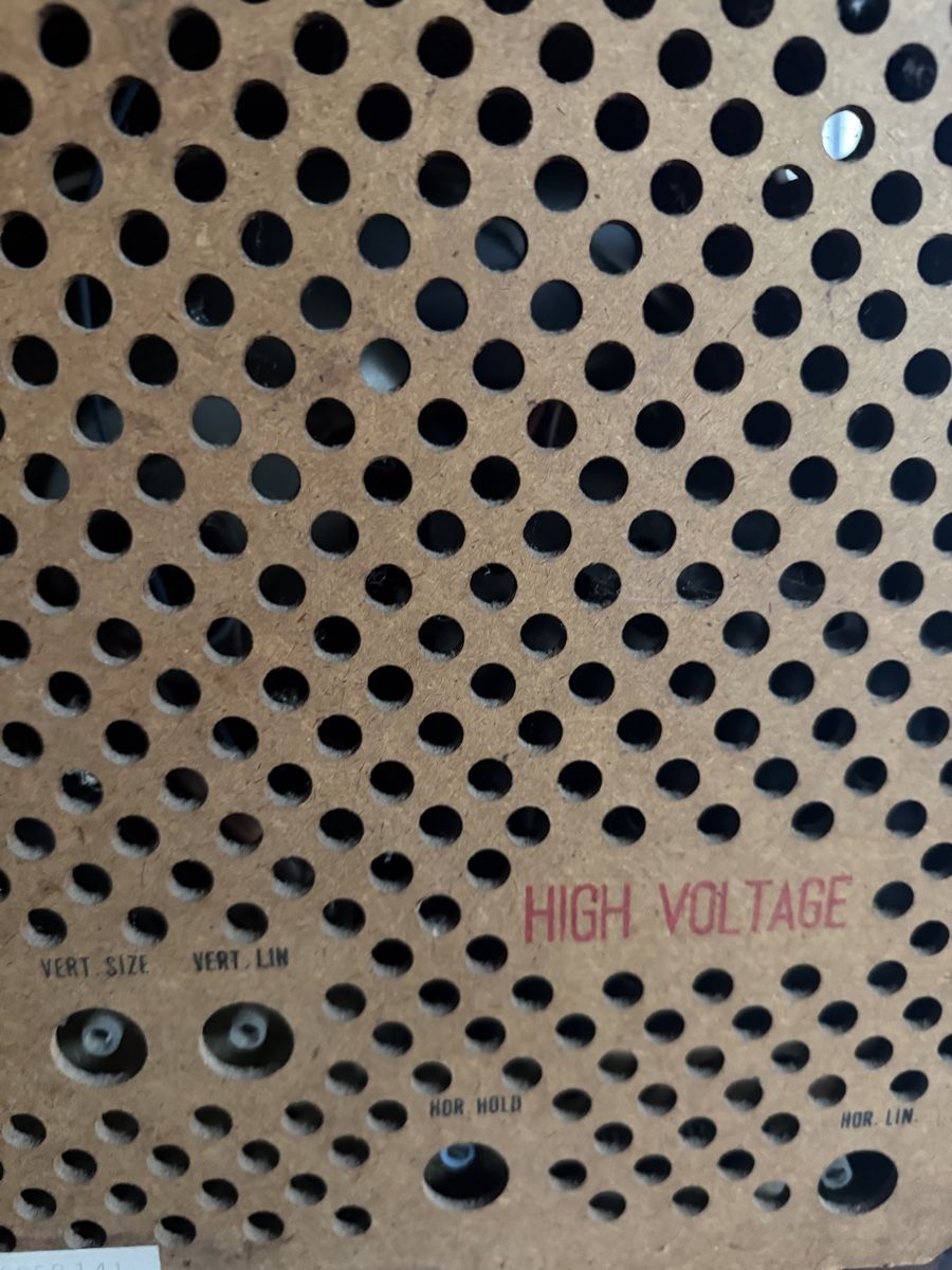 Hitachi Appareils TV: Hitachi Vintage Fernseher – D'occasion à Tennwil par Zaylaaa 2