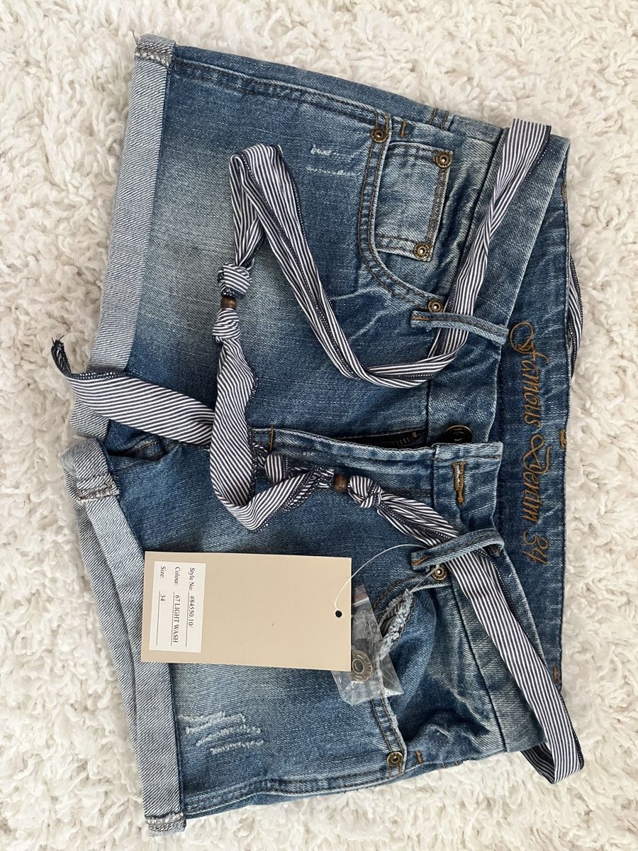 Jeans: Damen Jeans-Shorts in Light Wash – Neuf avec emballage d'origine à Derendingen par linux09 1