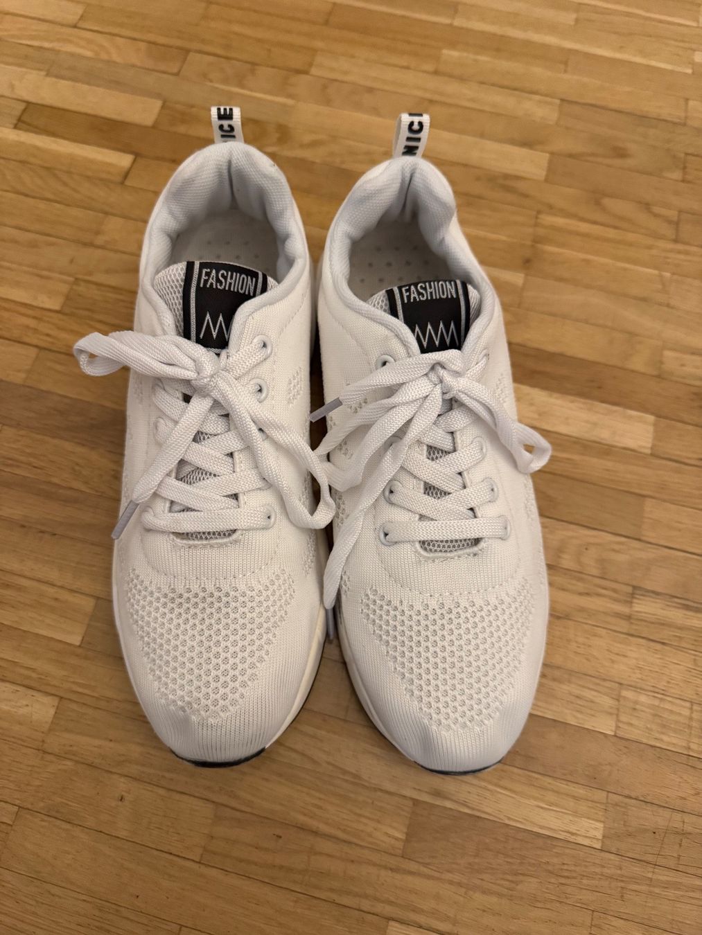 Scarpe da donna: Sport Schuhe Damen – Usato da Widen venduto da hoe_dy9r