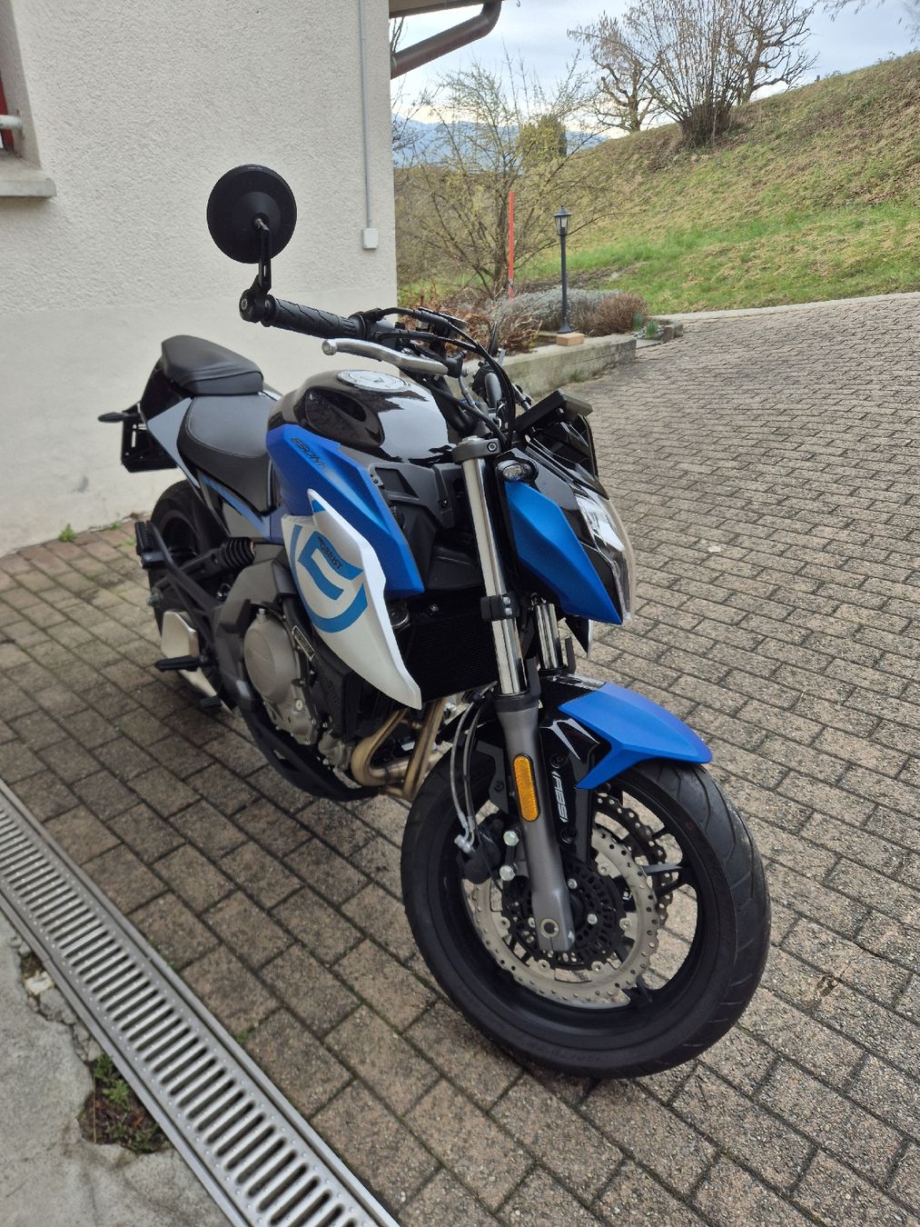Cf Moto Strada: CF Moto 650NK – Nuovo e nell'imballaggio originale da Baar venduto da Dominic.zg 2
