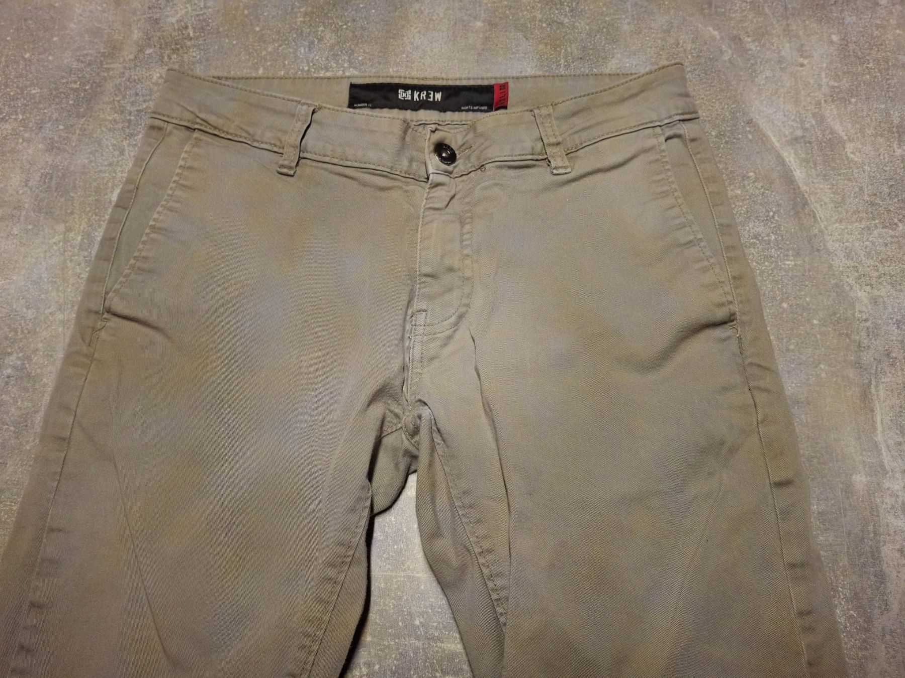 Pantaloni: Pantalon gris clair taille W28 - S marque KREW – Usato da Villiers venduto da san_jn5w 2