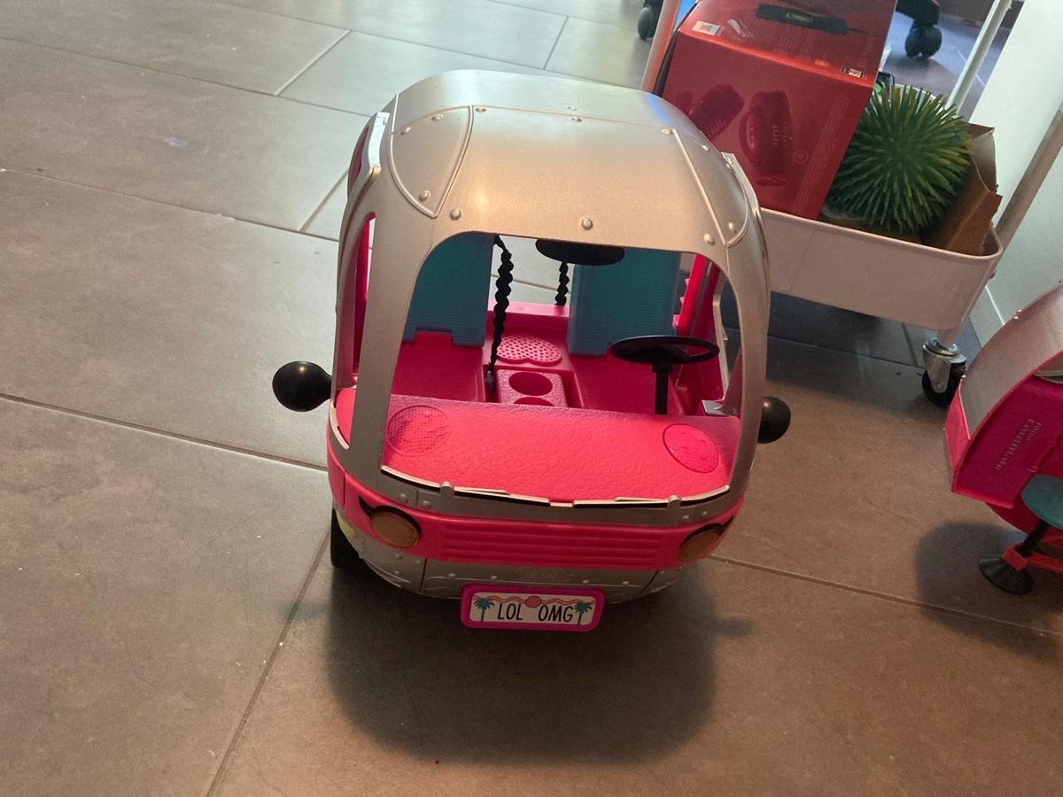 Spielzeuge: LOL Camper – Gebraucht aus Hinwil von chl_n6rp 3