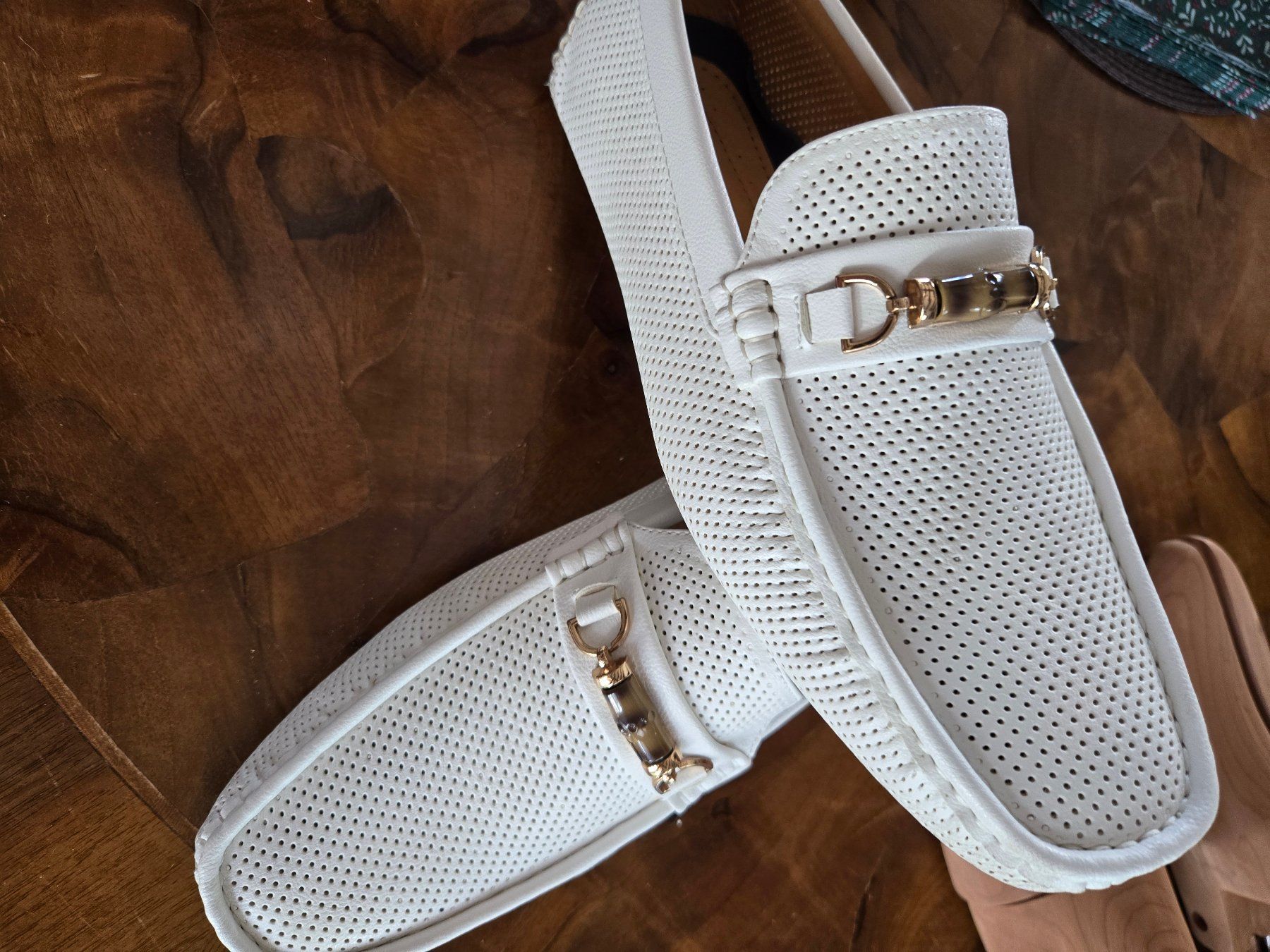 Chaussures hommes: Moccasins weiss Herren Grösse 43 – D'occasion à Ascona par Topolinowatch