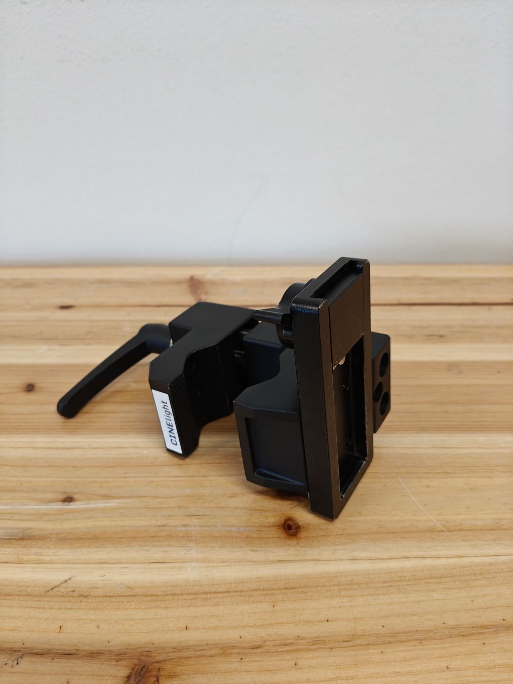 Aputure Lampen: Aputure LS 600c Pro LED V-Mount Kit mit Case – Gebraucht aus Schlieren von CINElight 6