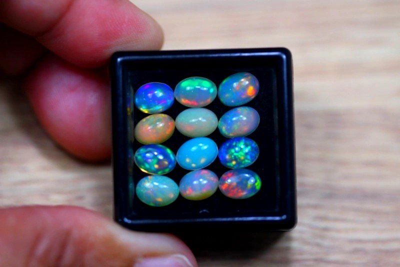 Opale De Welo Certifiée 13,95 Carats - Flashes Multicolores - Splendide - Neuf Sans Emballage
