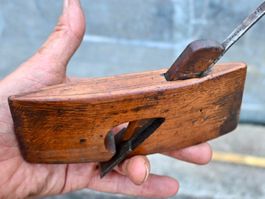 handgemachter alter Handhobel HARFF mit Verzierung Simshobel