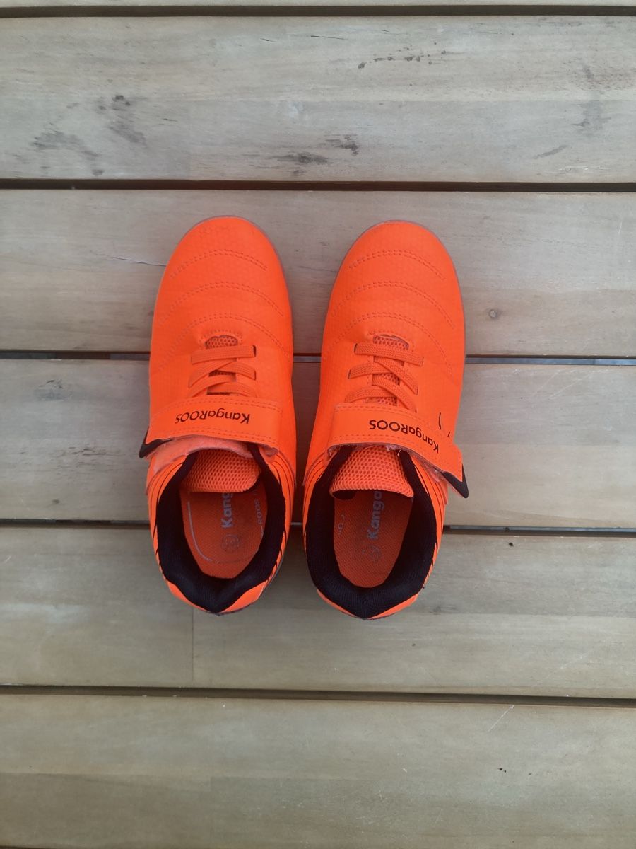 Scarpe per ragazzi: Hallenturnschuhe Gr 31 – Usato da Laupen BE venduto da stef_h