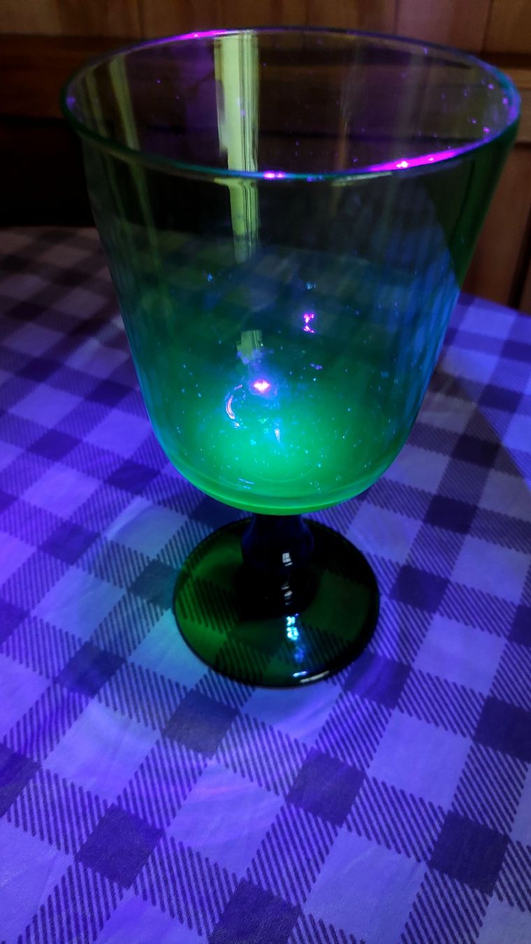 Vasi & Recipienti: Wunderschöner Kelch / Vase aus echtem Uranglas – Usato da Dornach venduto da kar_c5sl 1