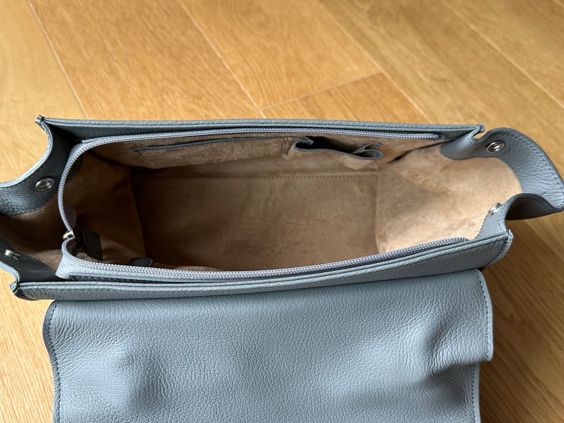 Borse da donna: Graue Leder Tasche mit Fell – Usato da Kilchberg ZH venduto da Roemsch 4
