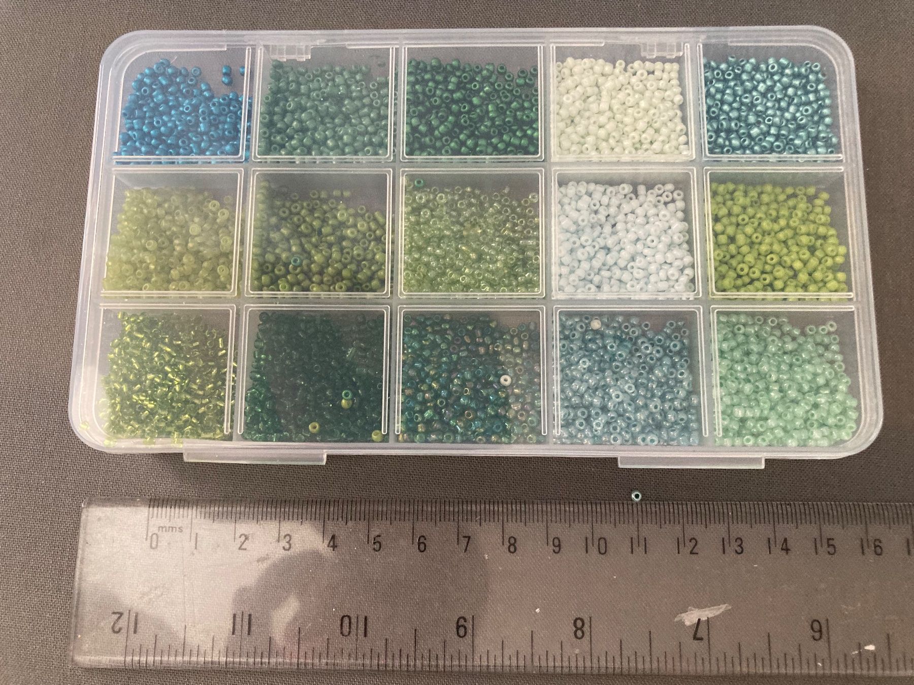 Perle (finte): Rocailles Perlen-Set farblich sortiert Neu – Nuovo e nell'imballaggio originale da Zürich venduto da mik_h9ty