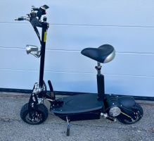 Klappbarer E-Scooter 500W schwarz mit abnehmbaren Sitz