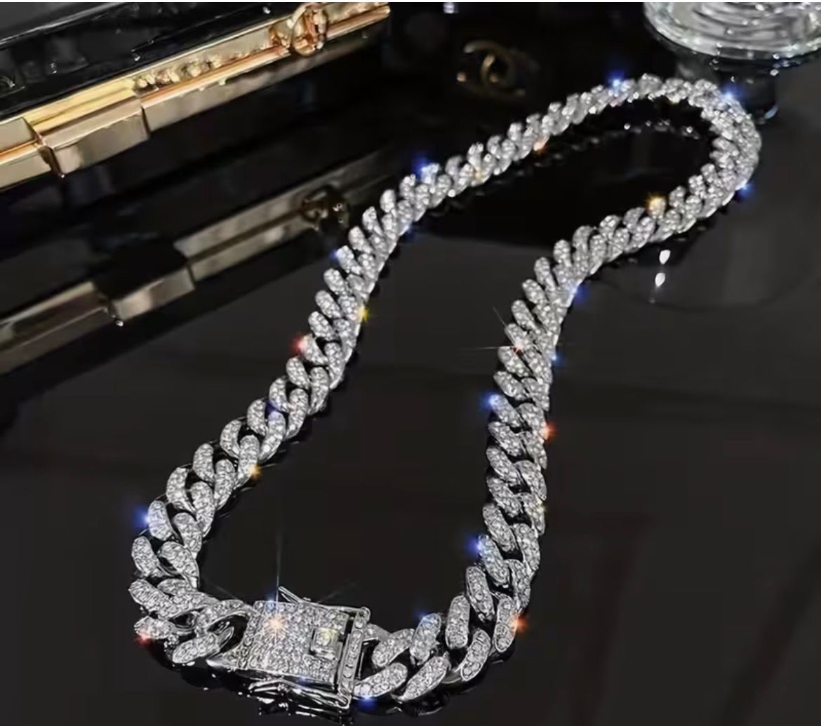 Bracciali & Braccialetti: Ein Zufälliges Schmuckstück – Usato da Zürich venduto da Tyksa 4