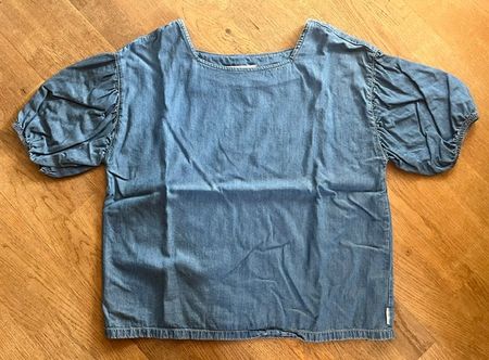 Cooles, bequemes Jeans-Shirt