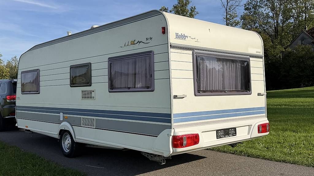 Veicoli da campeggio: Wohnwagen Hobby 560 UL Prestige – Usato da St. Gallen venduto da Urmel012 1