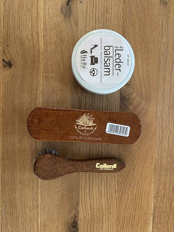 Sonstige Haarpflege: Lederbalsam und Rosshaarbürsten – Neu und originalverpackt aus Lyss von ale_sr8z