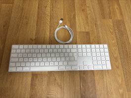 Apple Tastatur Aluminium mit Ziffernblock und Ladekabel