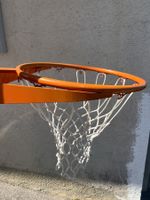 Basketballkorb mit Netz