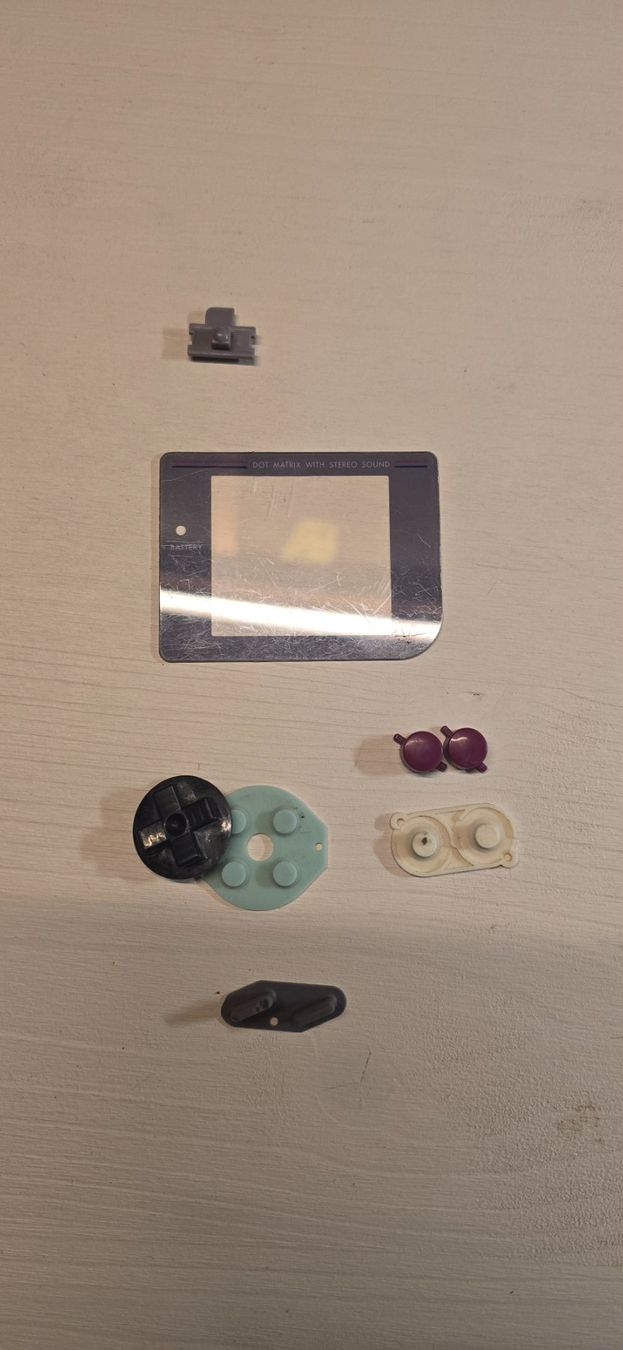 Nintendo Console: Gameboy classic Ersatzknöpfe und Displaylinse – Usato da Villmergen venduto da Astra015