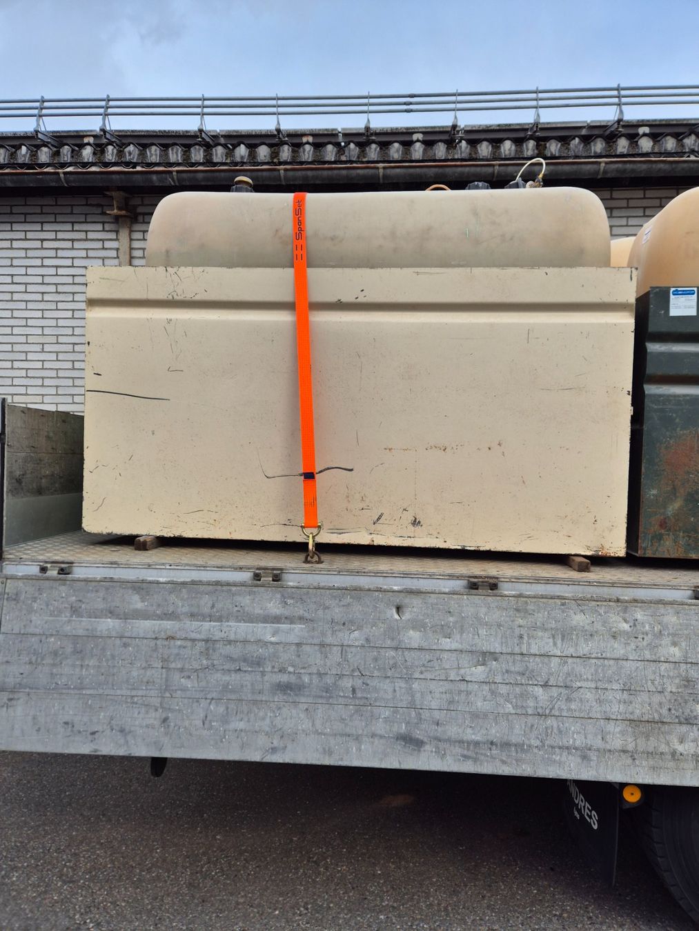 Chauffage: Oeltank – D'occasion à Li Curt par zeptrion