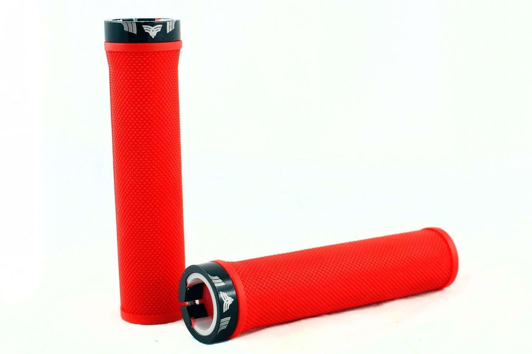 Pezzi di ricambio: MTB Lenkergriffe mit 1 Klemmring, EINFARBIG ROT – Nuovo e nell'imballaggio originale da Zwillikon venduto da RasantShop