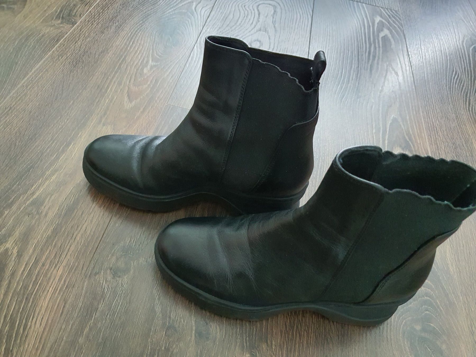 Geox Damenschuhe: GEOX Stiefeletten. Grosse 37 1/2 – Neu (gemäss Beschreibung) aus Basel von morochadelsur