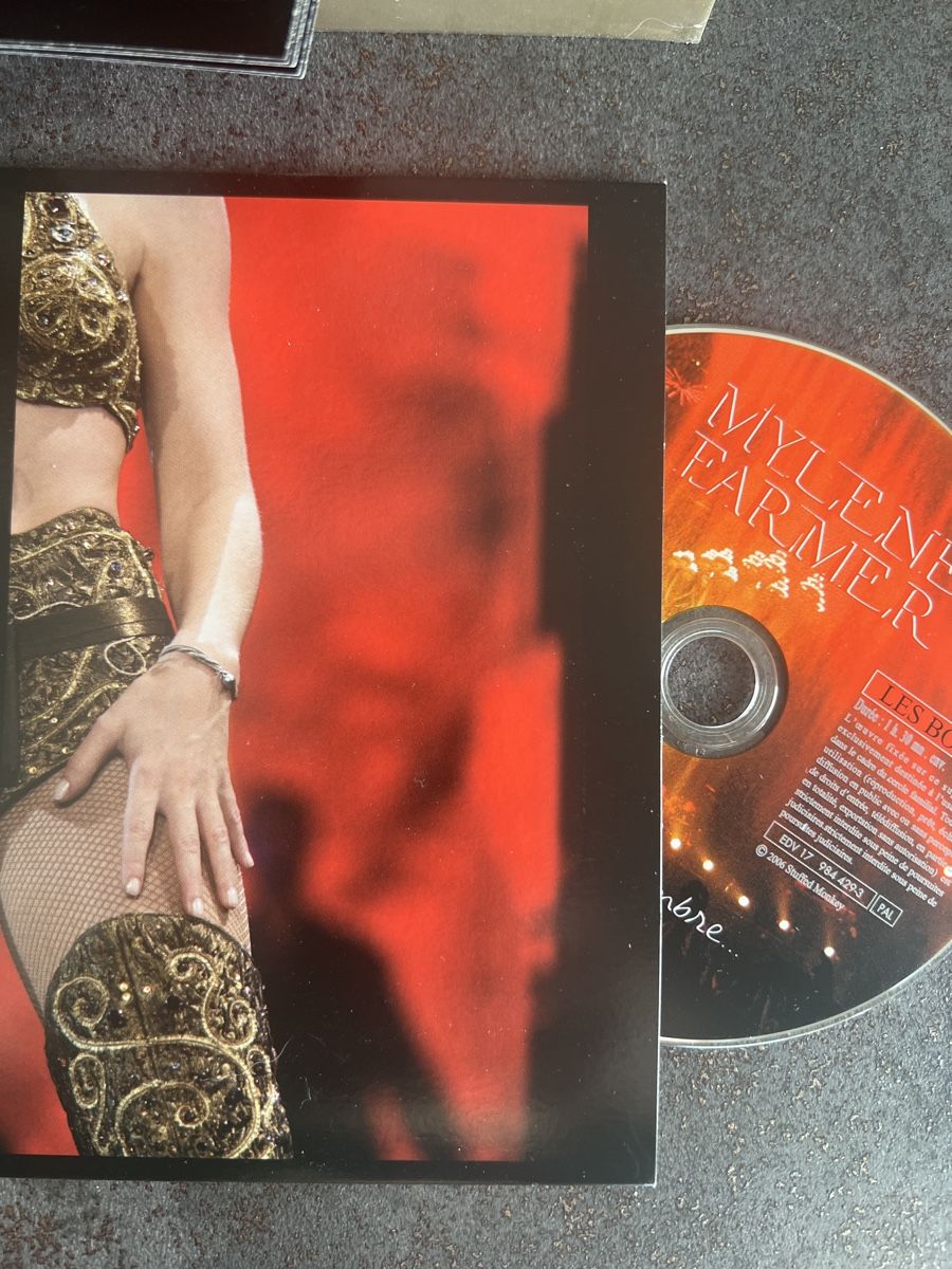 Alle DVDs: DVD Mylène Farmer - Avant que l'ombre – Neu (gemäss Beschreibung) aus Châtel-St-Denis von gpf_6dsd 2