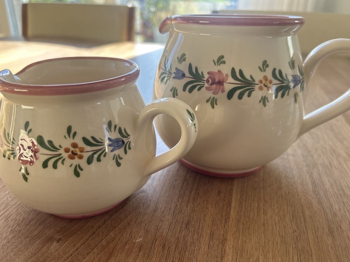Teiere: Schönes Milch- oder Teeset, Keramik mit Blumenmuster – Usato da Appenzell venduto da ErMaBaGm 1