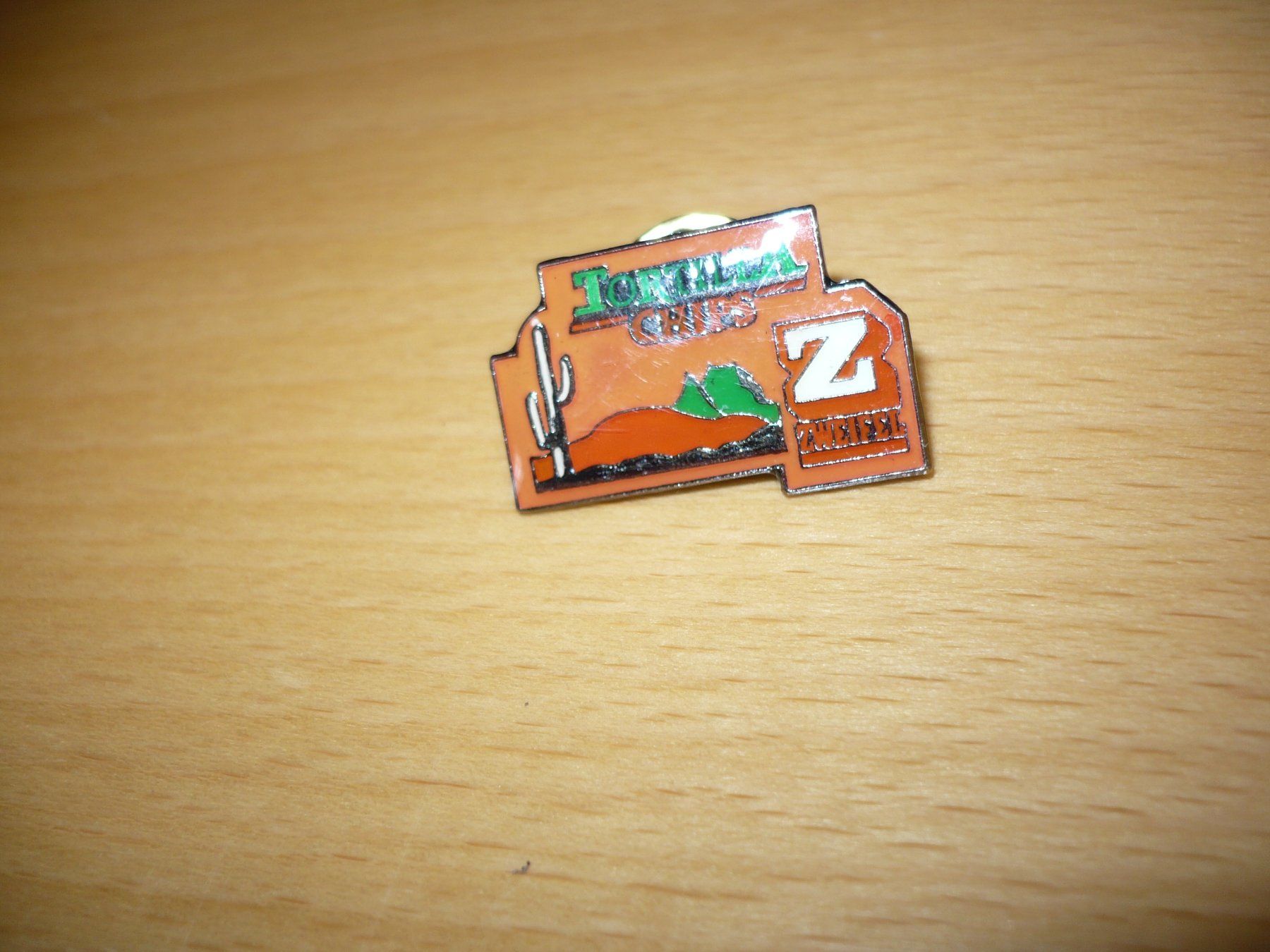Placchette & Badge: Pin Zweifel Chips Torilla – Nuovo (secondo la descrizione) da Merzligen venduto da Marthe22