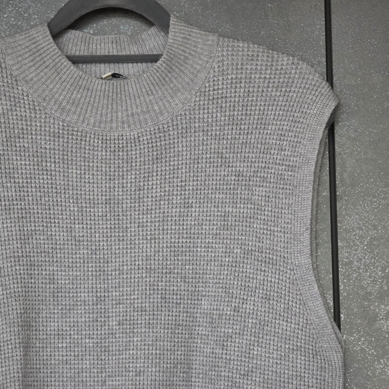 Tom Tailor Pullover & Sweatshirts: 🐸 TOM TAILOR PULLUNDER M KURZARM PULLOVER VISKOSE GRAU – Gebraucht aus Môtier (Vully) von Frogs 3