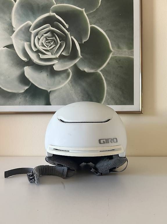 Caschi: Giro Helm weiss – Usato da Winterthur venduto da kayleighosswald 1