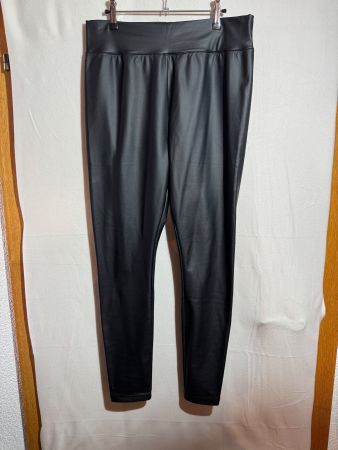 Hosen aus Kunstleder von Maxiblue Gr. 42/44