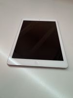 Apple iPad Air A1474 Tablet silber mit Ladekabel