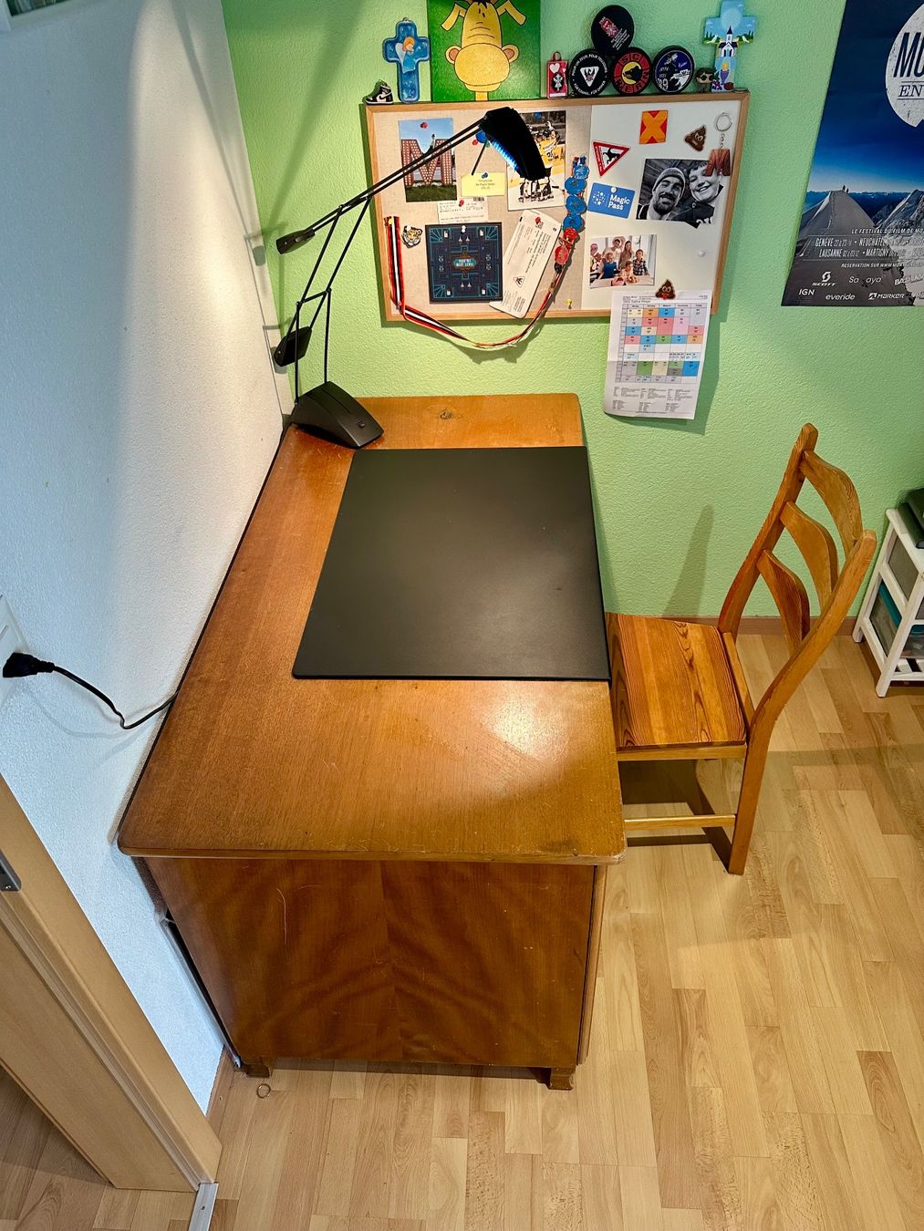 Schreibtische: Ensemble bureau vintage avec chaise et lampe – Gebraucht aus Murten von jbaeris 3