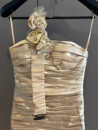 Champagner Abendkleid (S/36) mit Raffung & Applikationen