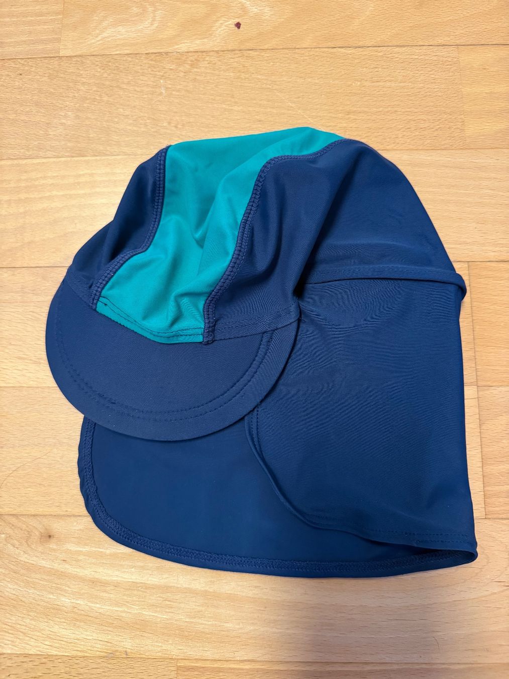Costumi da bagno: Badehosen und Bademütze – Usato da Winkel venduto da gatta 1