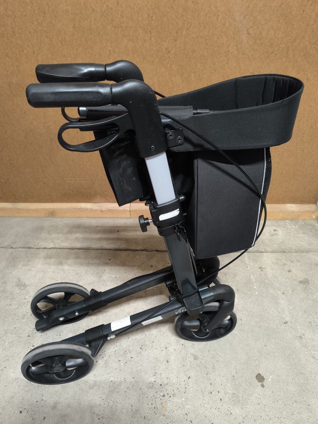 Gehhilfen: Rollator – Gebraucht aus Allschwil von BezoBezo 3