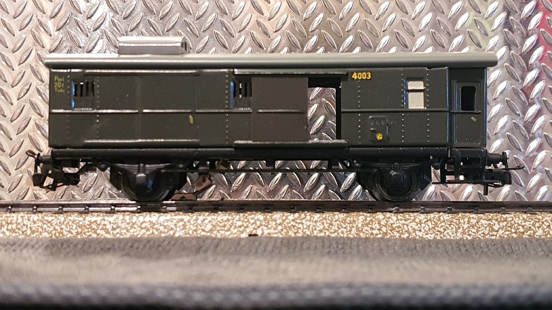 Märklin Modellini di ferrovie: MÄRKLIN 4041 POSTWAGEN – Usato da Männedorf venduto da Modellbau-wyss