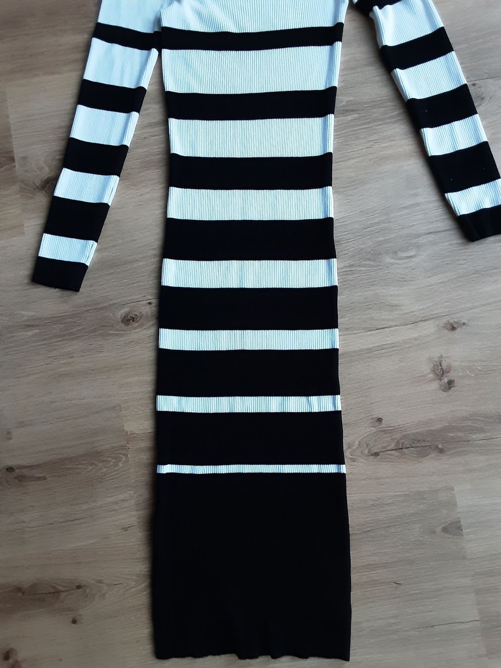 Vestiti: Gestreiftes Strickkleid, Grösse S – Nuovo (secondo la descrizione) da Altdorf UR venduto da Brandli 2