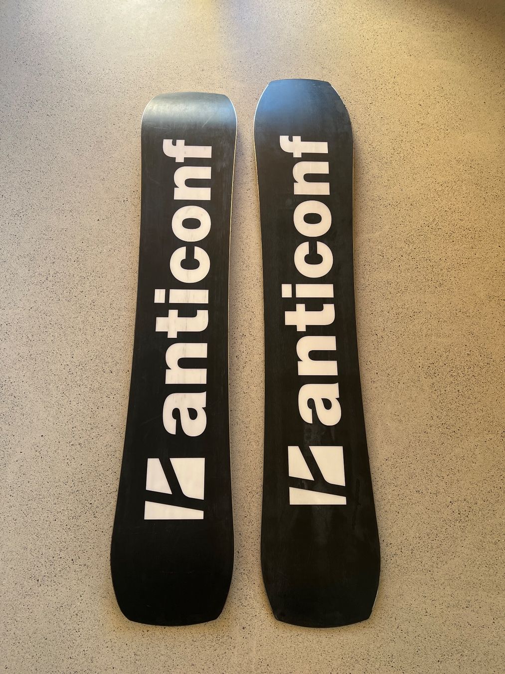 Board: Snowboard Anticonf Bad Kid & Cut Back – Usato da Alpnach Dorf venduto da cashew162 1