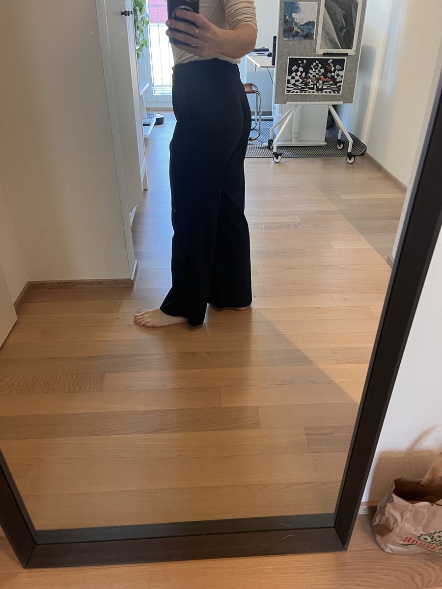 Prada Pantaloni: Prada work pants – Usato da Zürich venduto da AlineCr 1